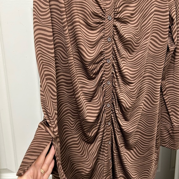 H&M Draped Shirt Dress – Brown Wave Pattern – XXL - Picture 8 of 13